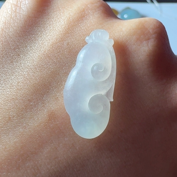 定制翡翠未镶嵌如意