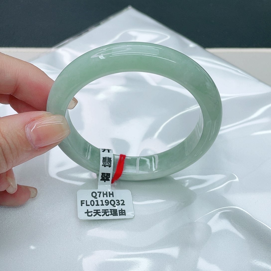 翡翠手镯未镶嵌正56,6