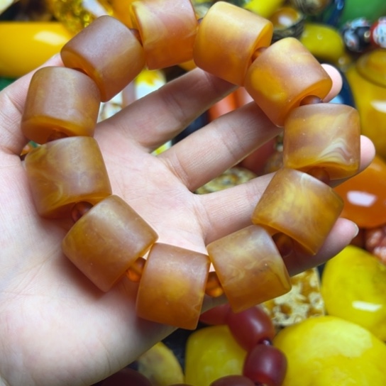 初***烟未镶嵌琥珀手链蜜蜡