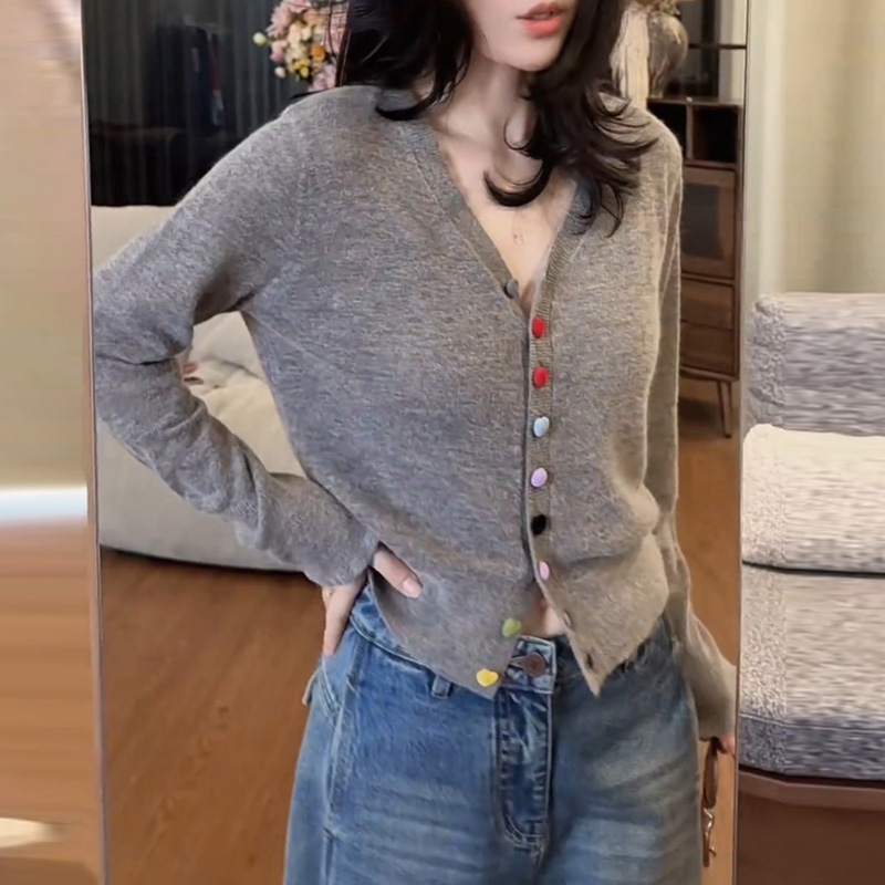 灰色针织开衫女2025新款今年流行的爆款女装绝美巨好看的小上衣