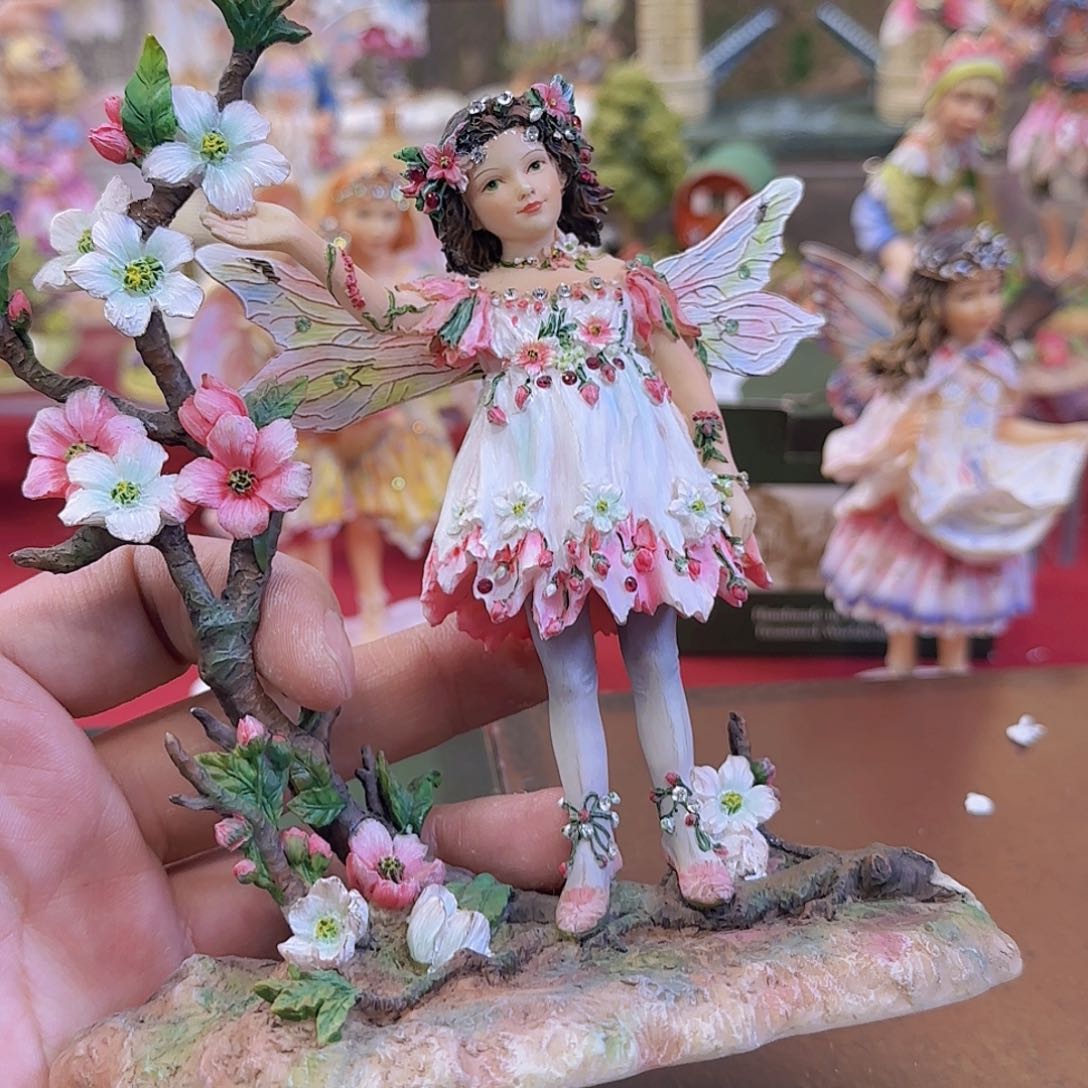 摆件欧洲瓷器收藏鉴赏博览中心