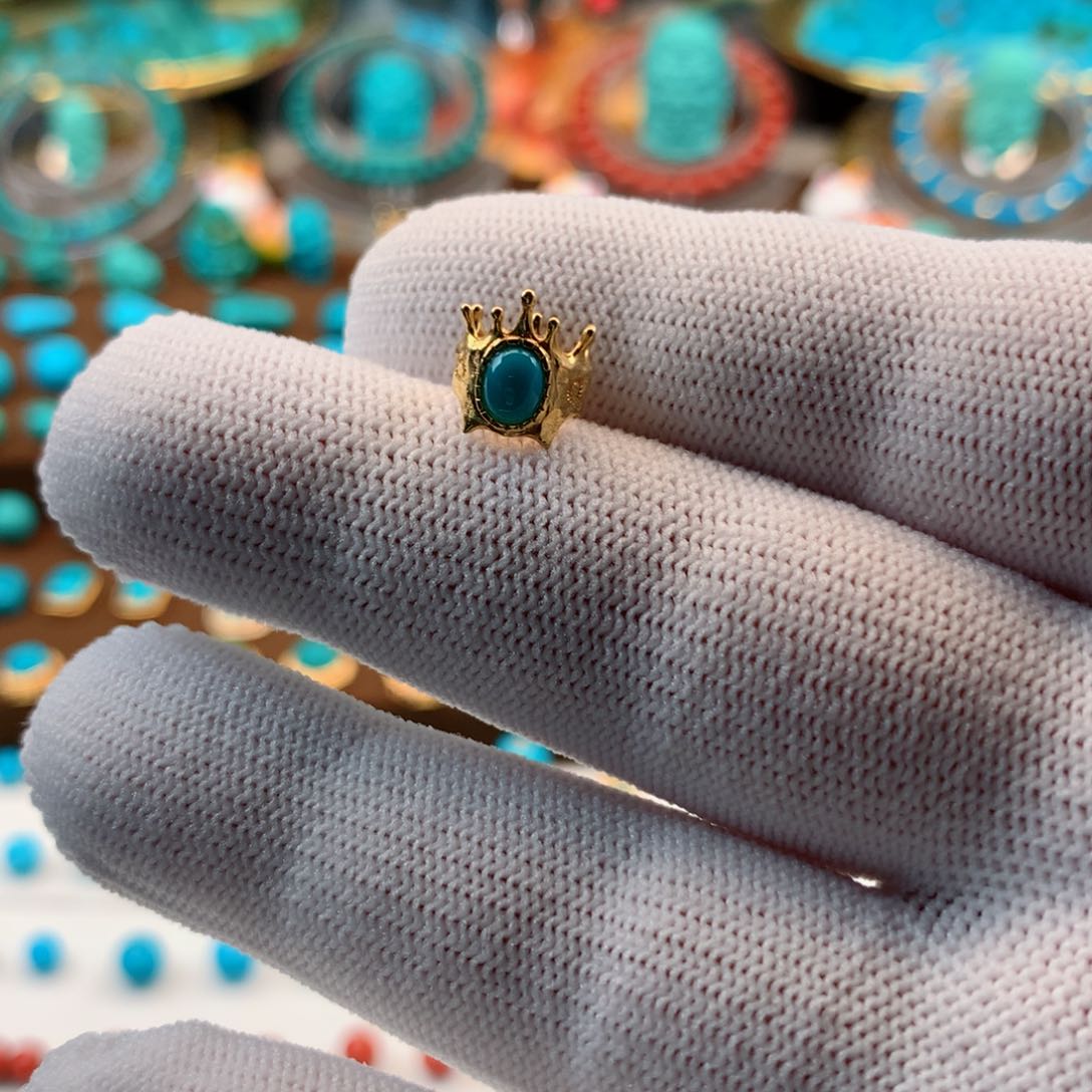 绿松石配饰18K金镶嵌