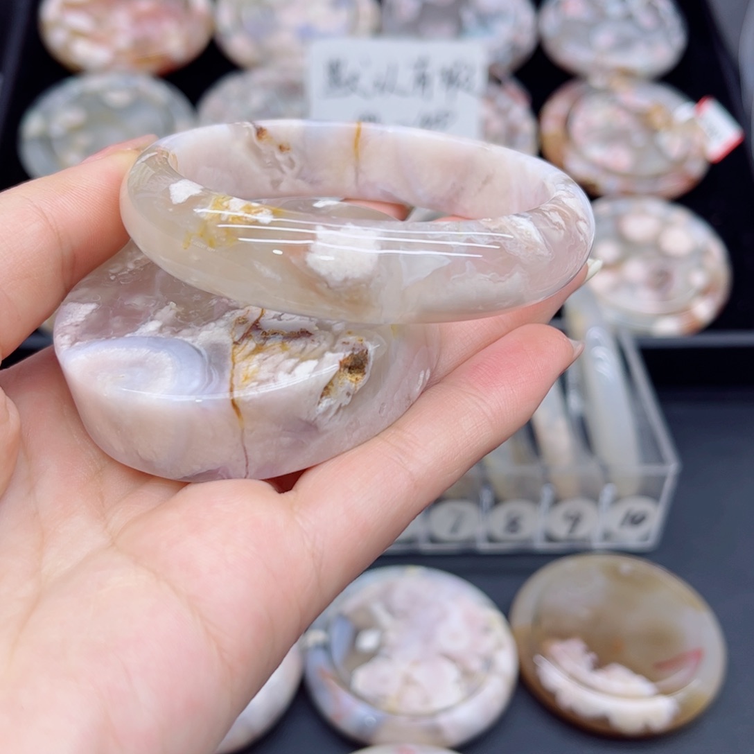 玛瑙/玉髓手镯未镶嵌59