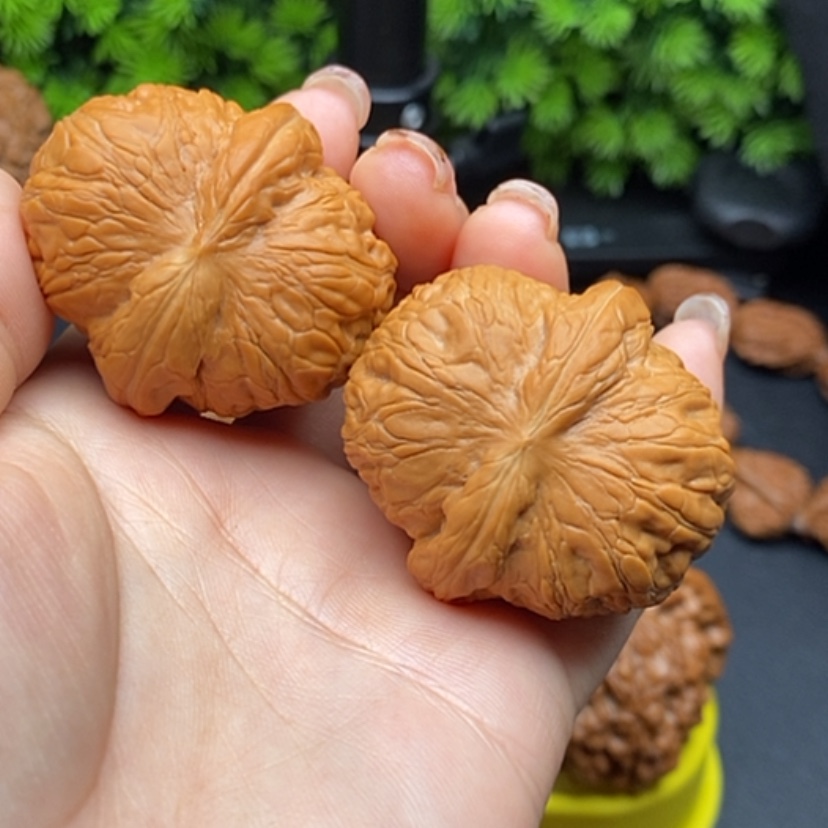 【闪购商品】文玩核桃把件元宝