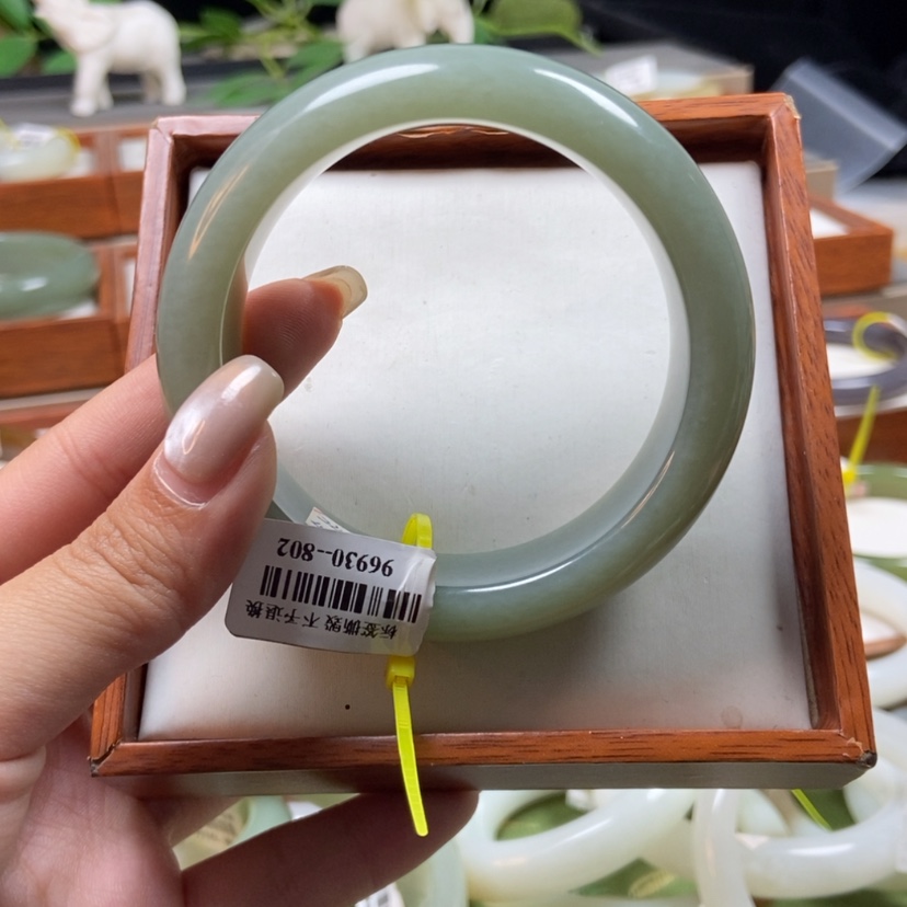 【闪购商品】和田玉手镯未镶嵌57.8