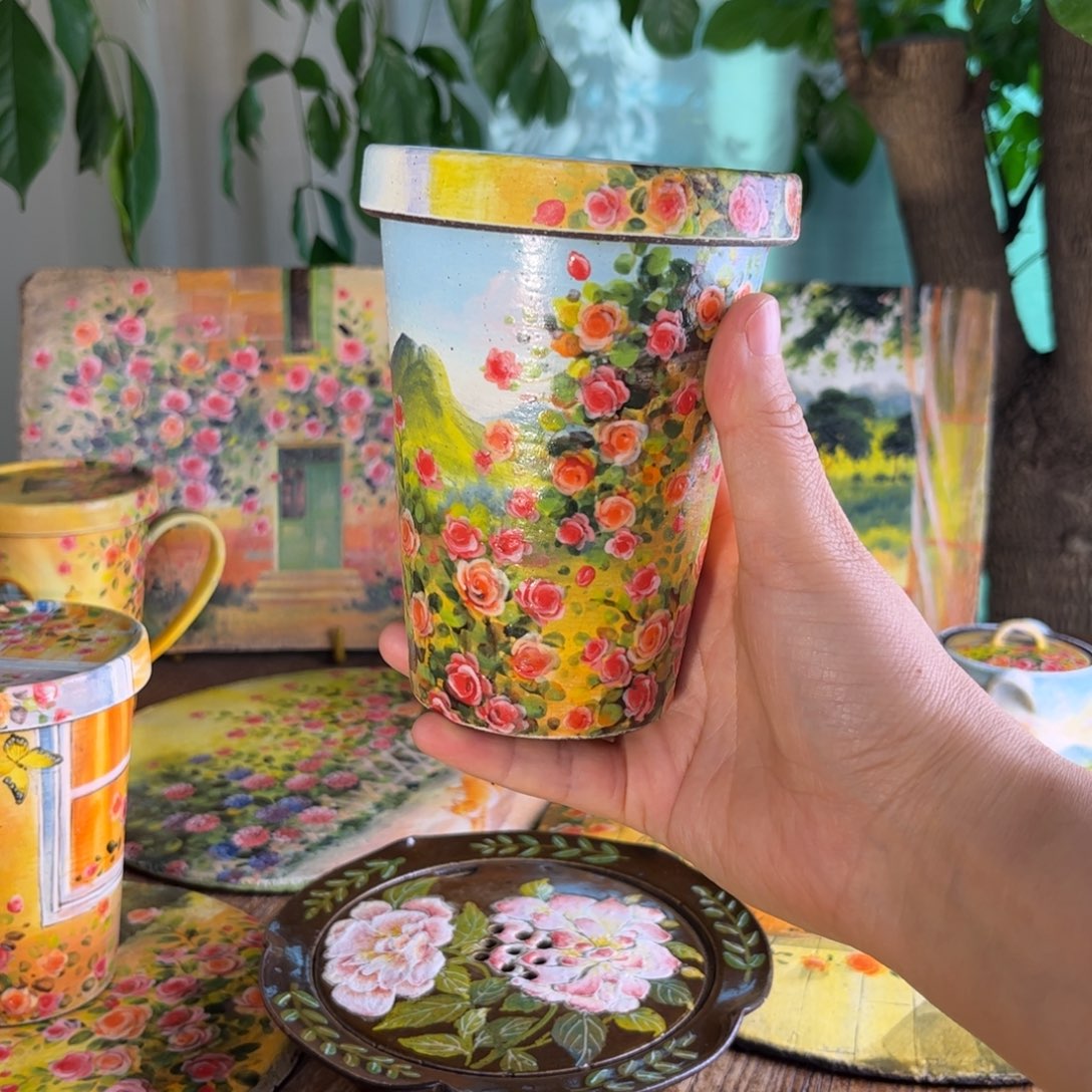 小****釉下五彩斑斓色彩