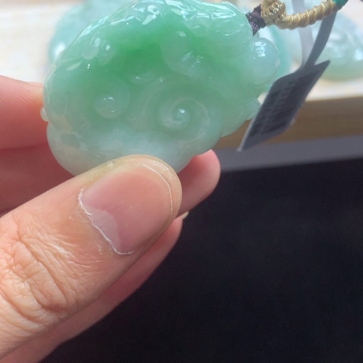 翡翠未镶嵌颈饰吊坠