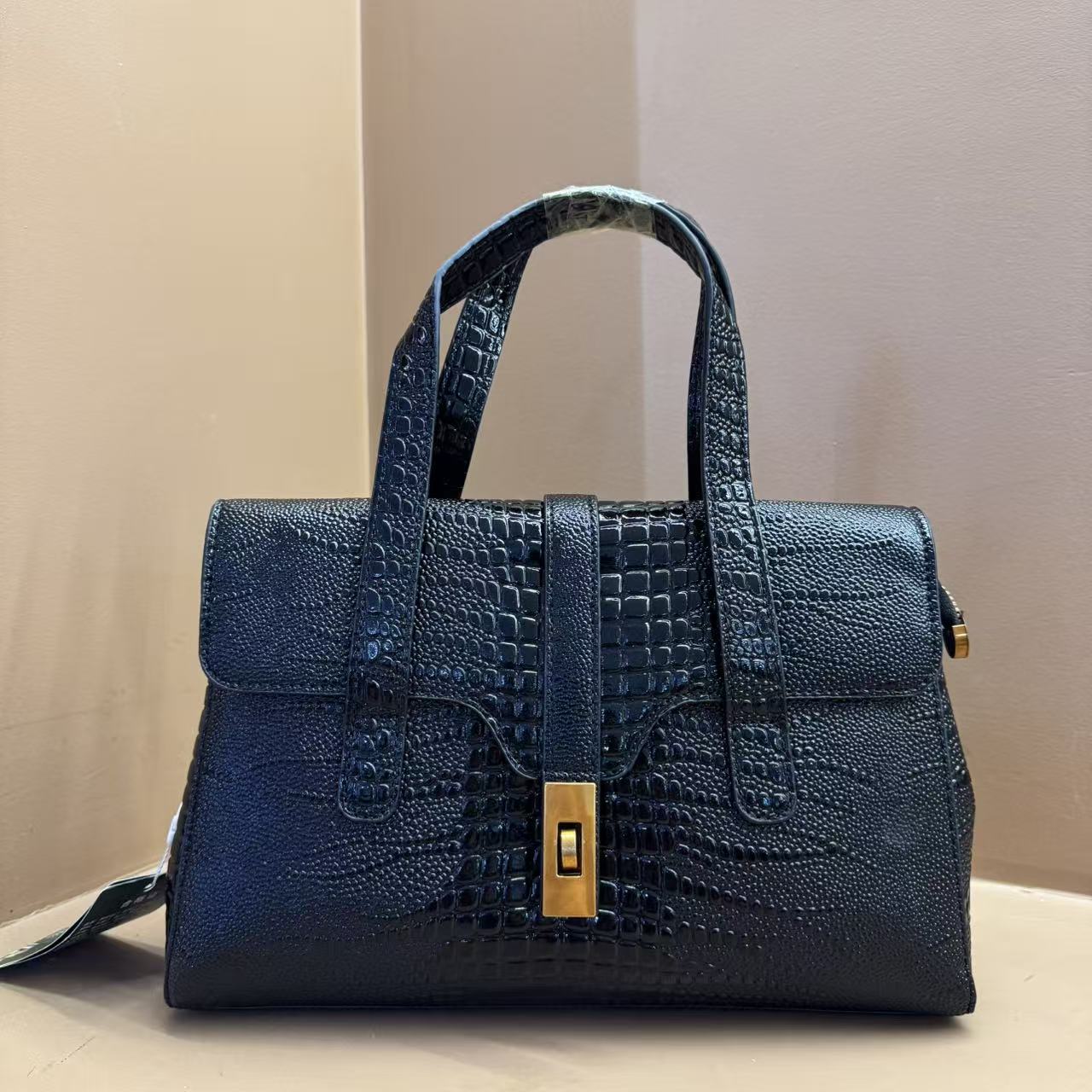 《糖糖福利》经典气质优雅高级质感鳄鱼纹手提包小方包