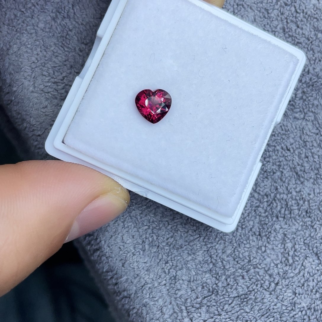 石榴石未镶嵌裸石1.52Ct