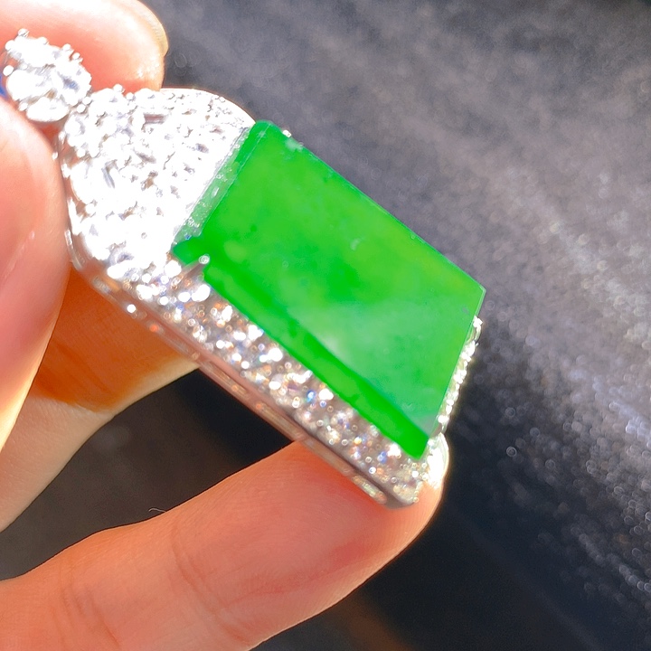 【闪购商品】翡翠颈饰银S925镶嵌翡翠