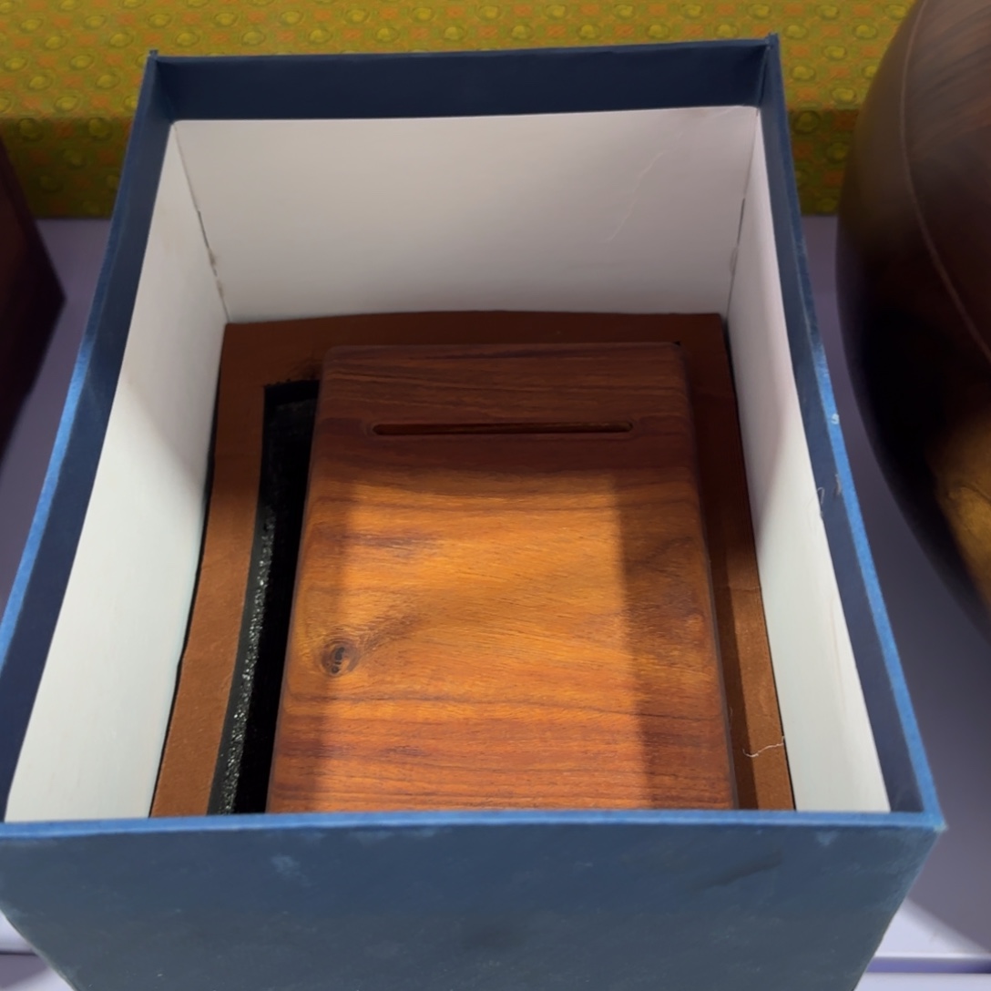 端景台紫檀木类血檀存钱罐两个