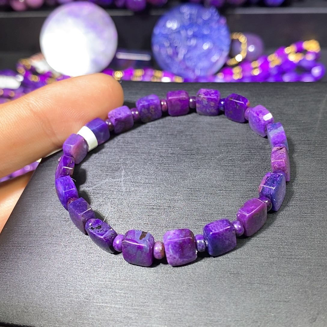 ༊****苏纪石（舒俱来）未镶嵌南非老矿舒俱来皇家紫方块单圈