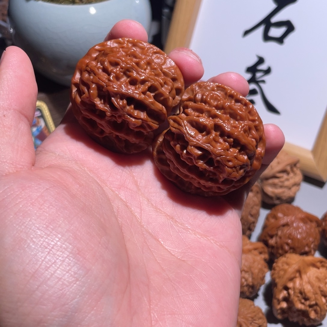 文玩核桃吊坠苹果
