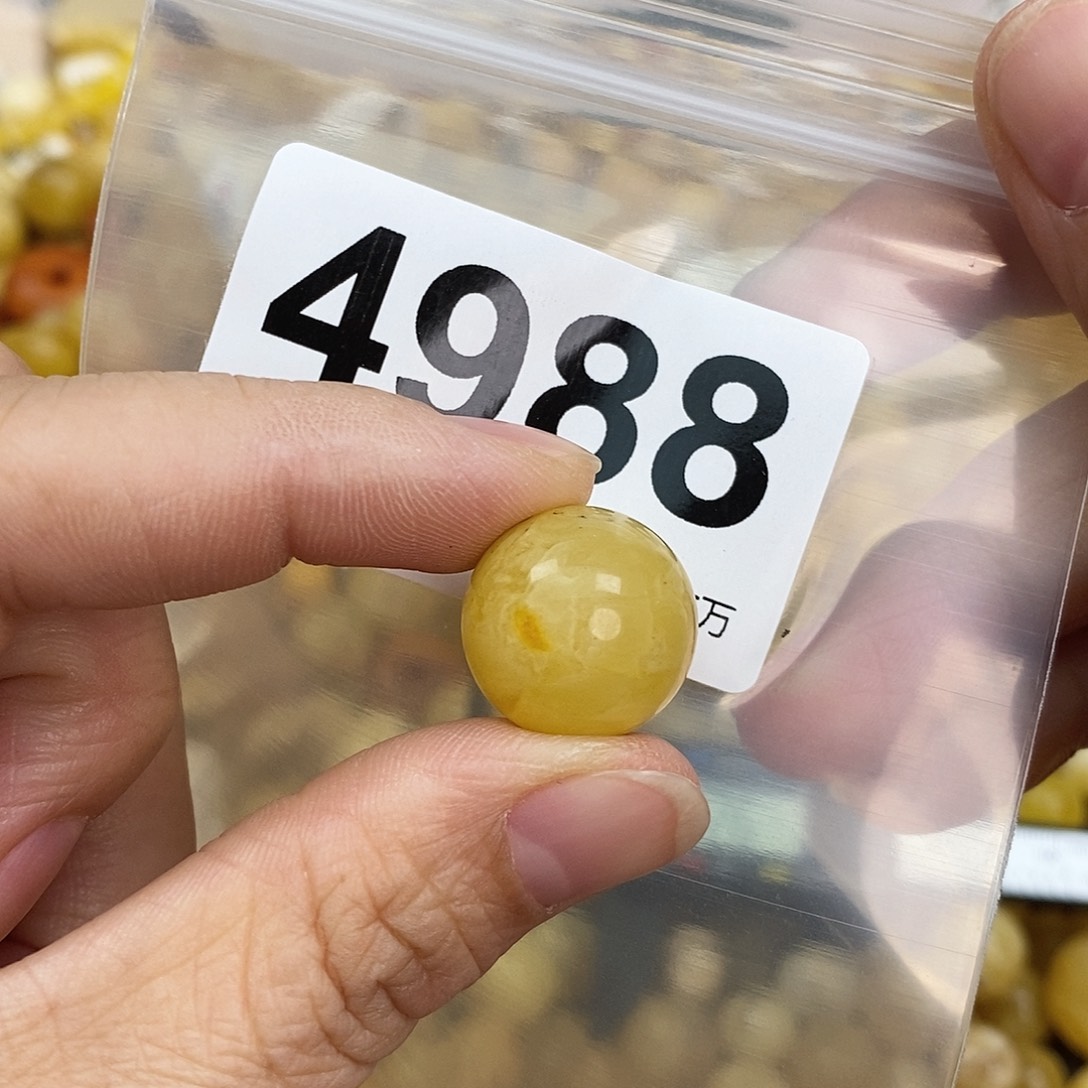 蜜蜡未镶嵌珠宝奇石17