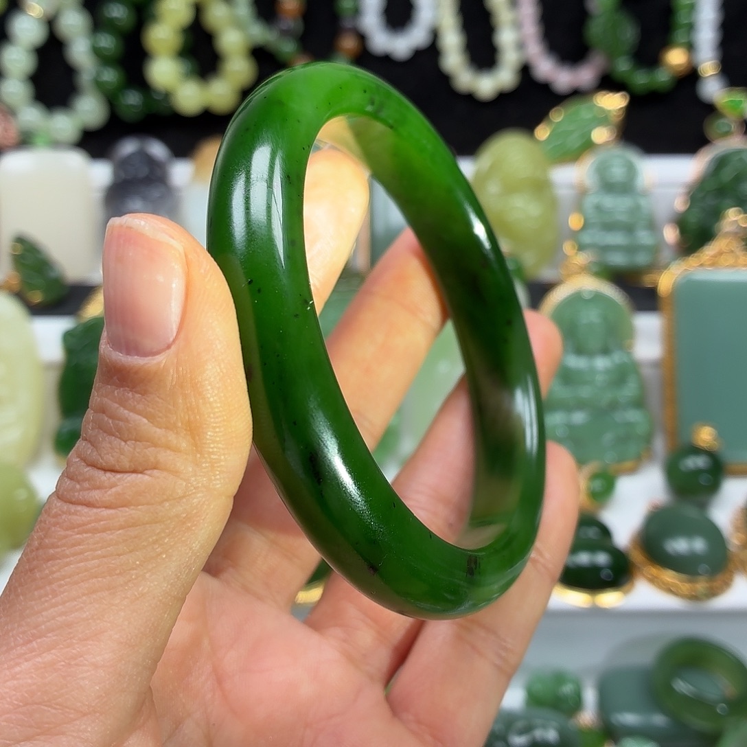 和田玉未镶嵌颈饰60.8孤品漏