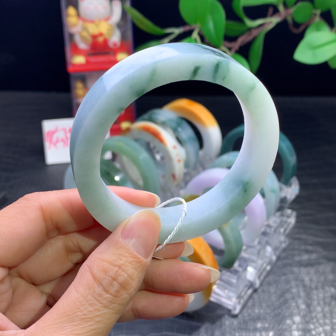 定制翡翠未镶嵌手镯