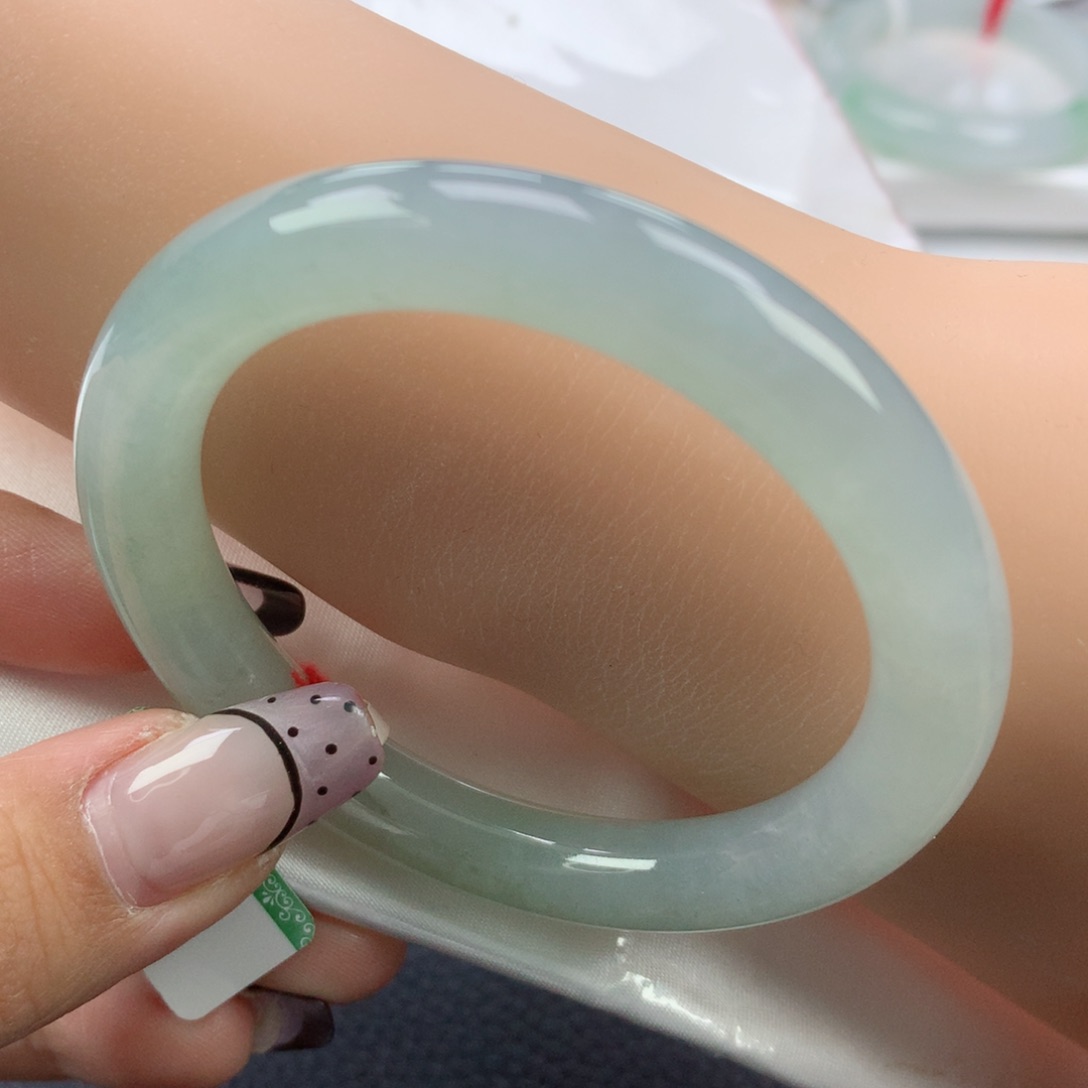 翡翠手镯未镶嵌51.8圆