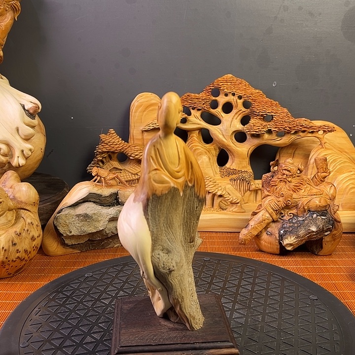 柏木（崖柏）无相佛