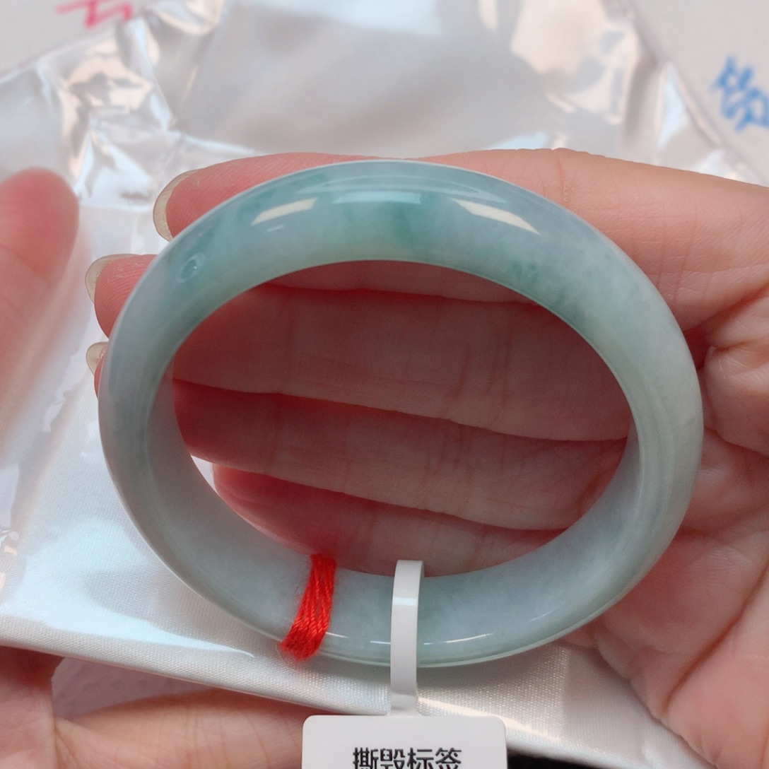 翡翠手镯未镶嵌53圈