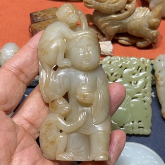 聚***品和田玉未镶嵌颈饰