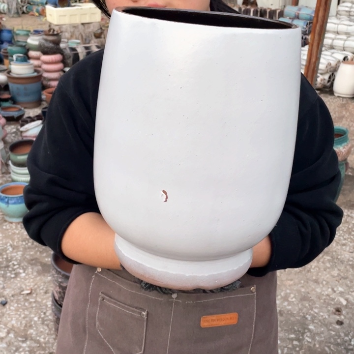 紫砂花盆口20高31瑕疵瑕疵