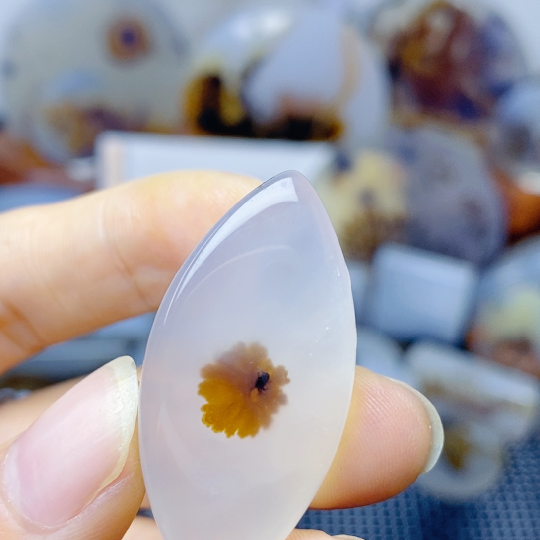 玛瑙/玉髓未镶嵌珠宝奇石