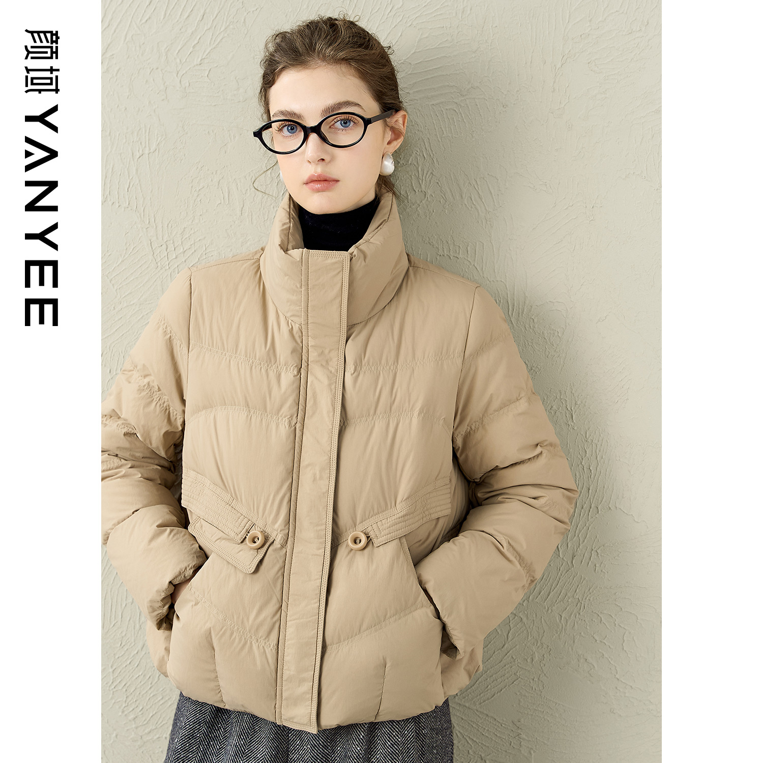 颜域黑色时尚通勤羽绒服女士2025新款冬季气质宽松短款