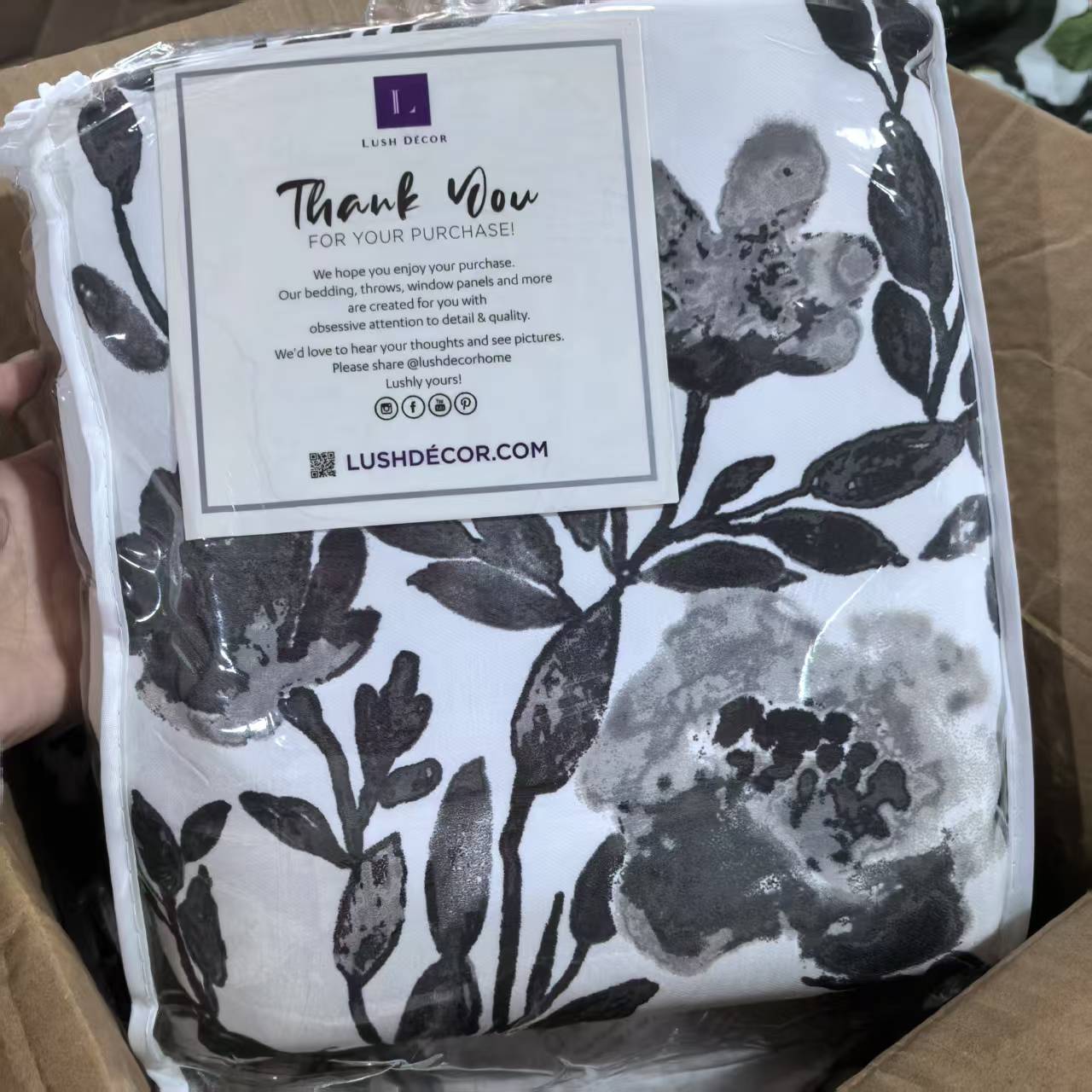 1695墨色水墨晕染穿杆窗帘，单片132*241.发2片