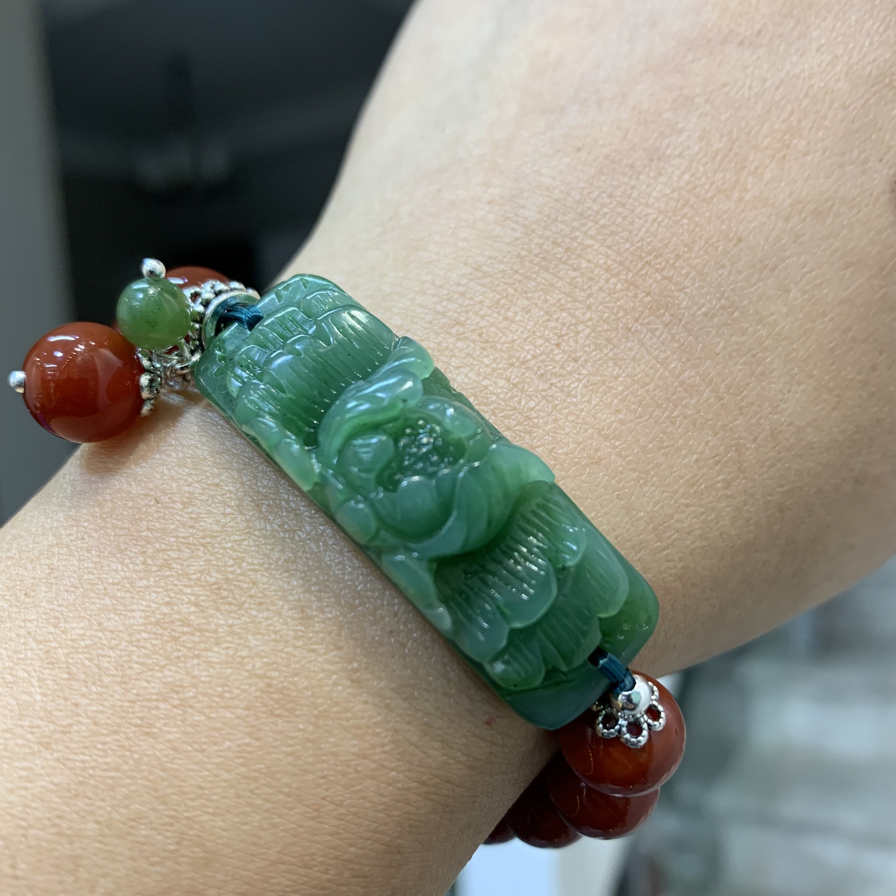 和田玉碧玉精品牡丹花手牌