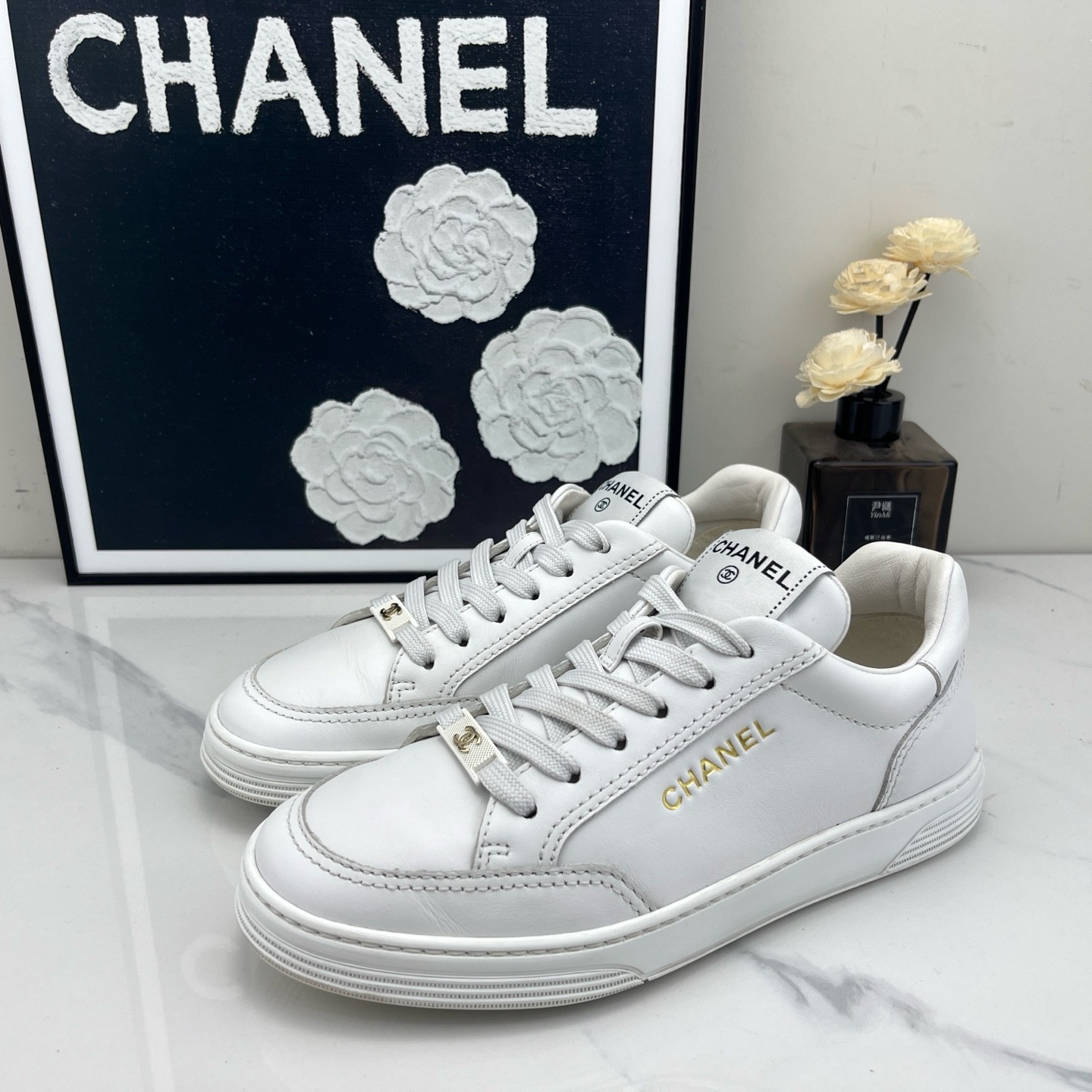 95新 Chanel/香奈儿  纯白板鞋 35码/jm01780