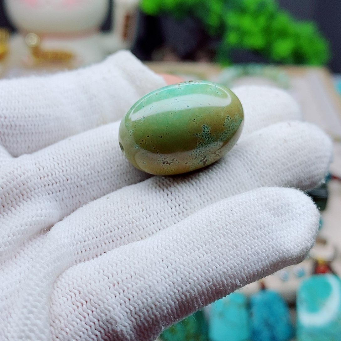 绿松石未镶嵌颈饰