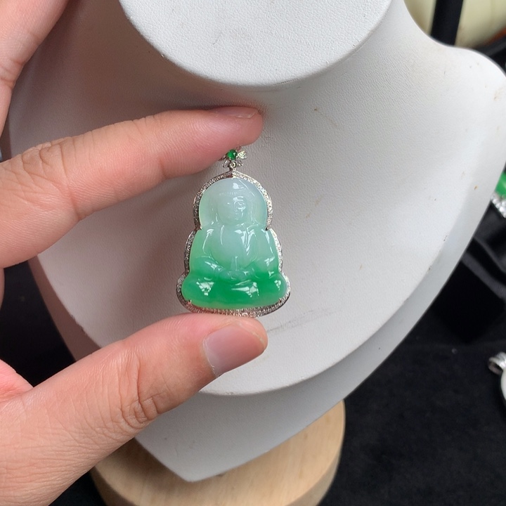 翡翠吊坠(不含链)18K金镶嵌