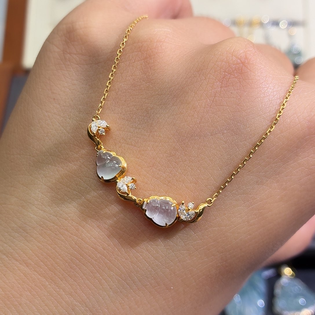 翡翠18K金镶嵌颈饰