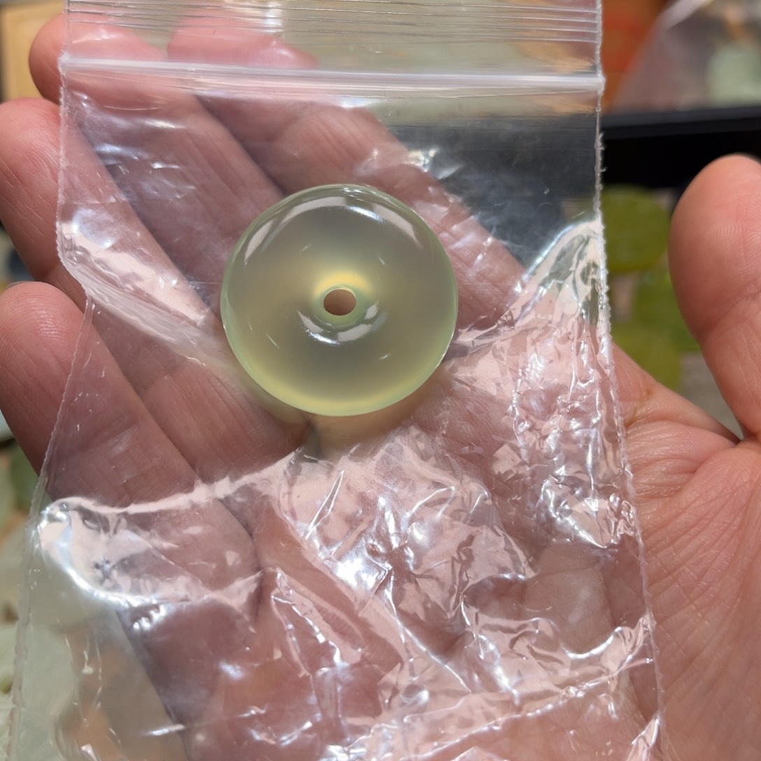 蛇纹石玉颈饰合金刘*亨