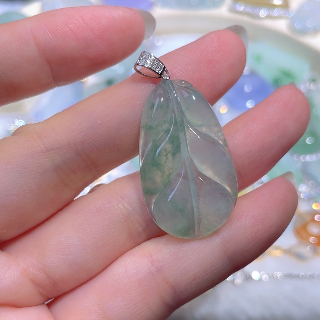 翡翠18K金镶嵌颈饰翡翠