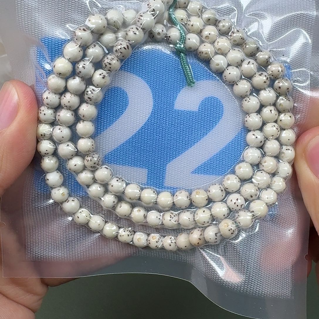 吊坠星月菩提6圆珠脖挂。   22