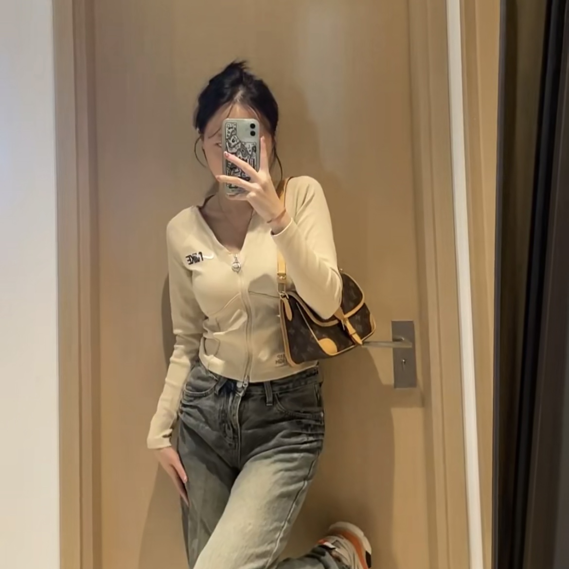 L V大小法棍牛角 潮流百搭超火女士包包斜挎包