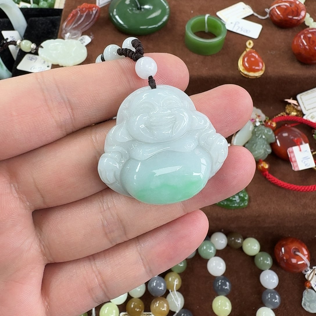 翡翠颈饰未镶嵌佛公吊坠