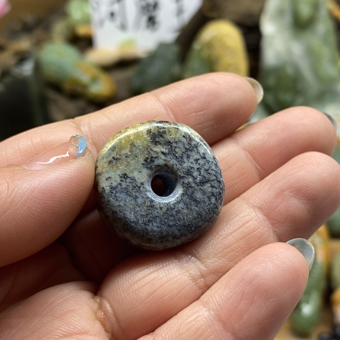 岫岩河磨玉（透闪石质玉）挂件未镶嵌河磨玉乐子挂件