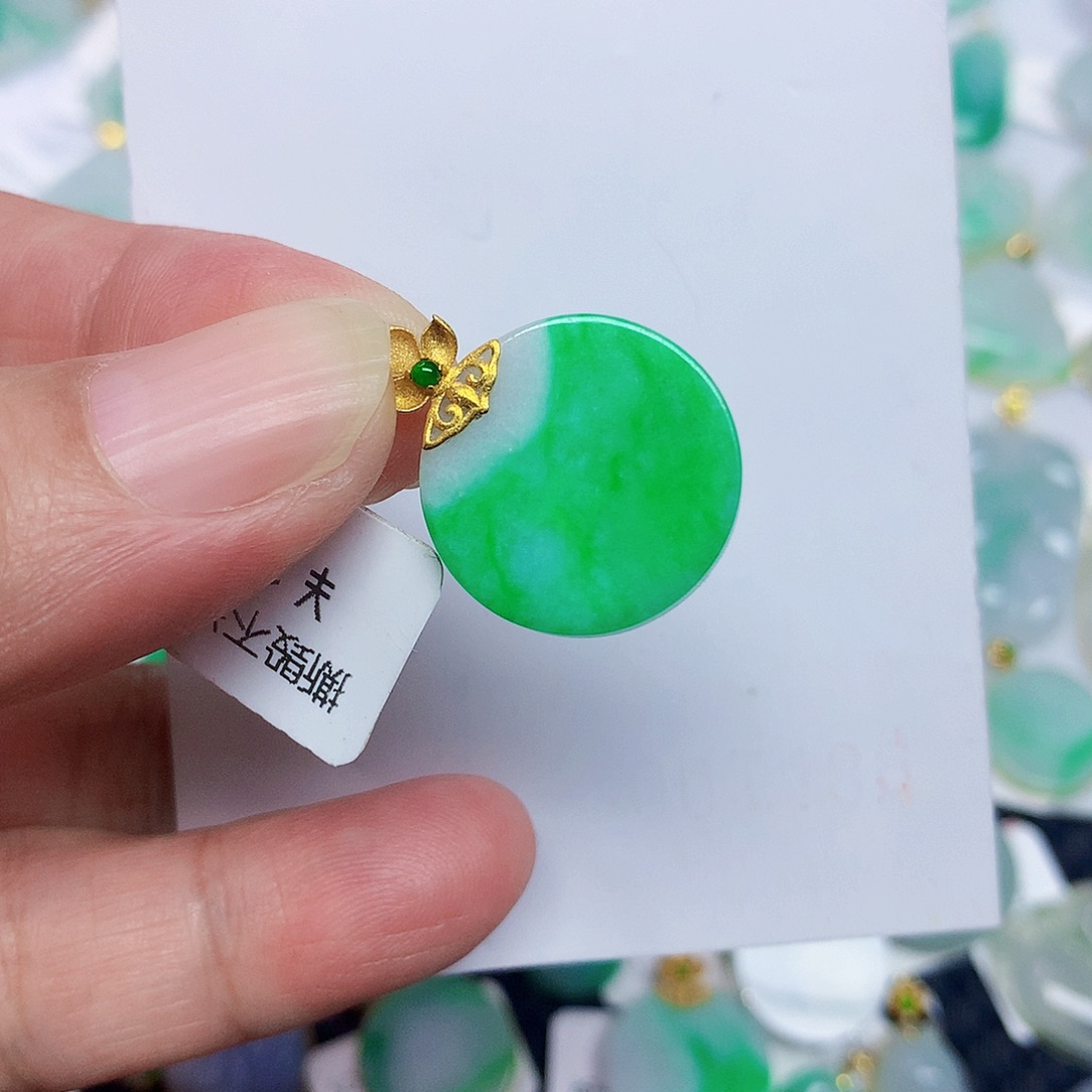 翡翠18K金镶嵌颈饰457899