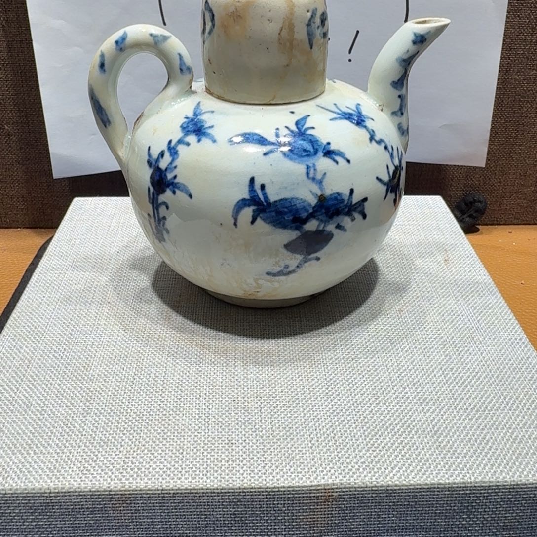 陶其他漂亮的小瓷瓶子