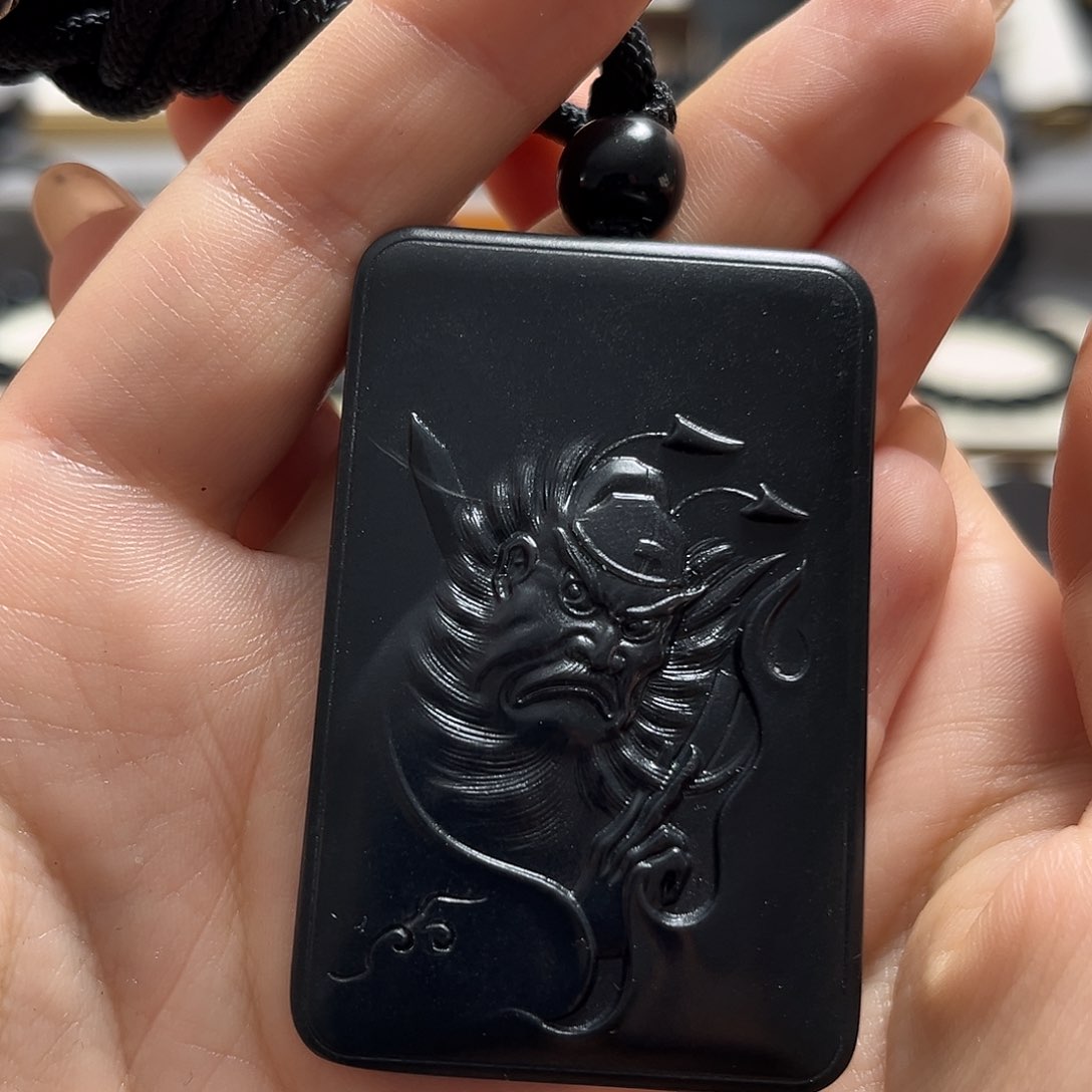 和田玉（墨玉）未镶嵌吊坠(不含链)白肉包容高羊脂