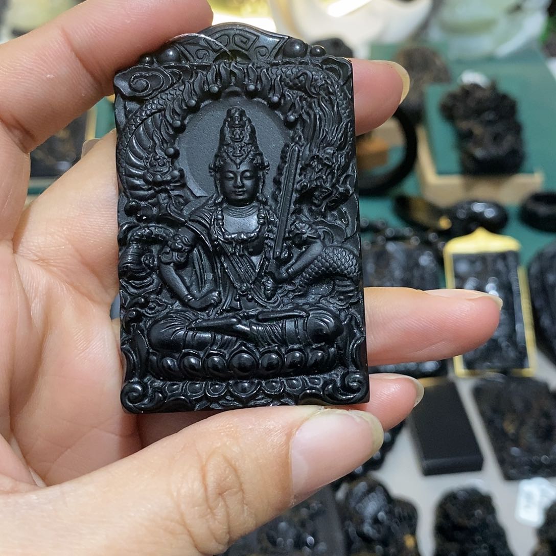 蛇纹石玉颈饰未镶嵌用****2