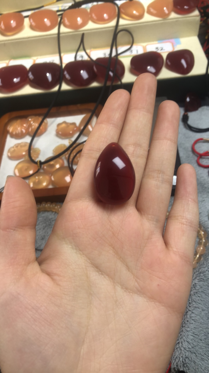 5.8克青鱼石 一物一拍 手工制作打磨 礼物 防惊吓 红色款 