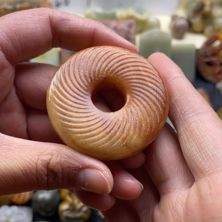 蛇纹石玉颈饰未镶嵌65