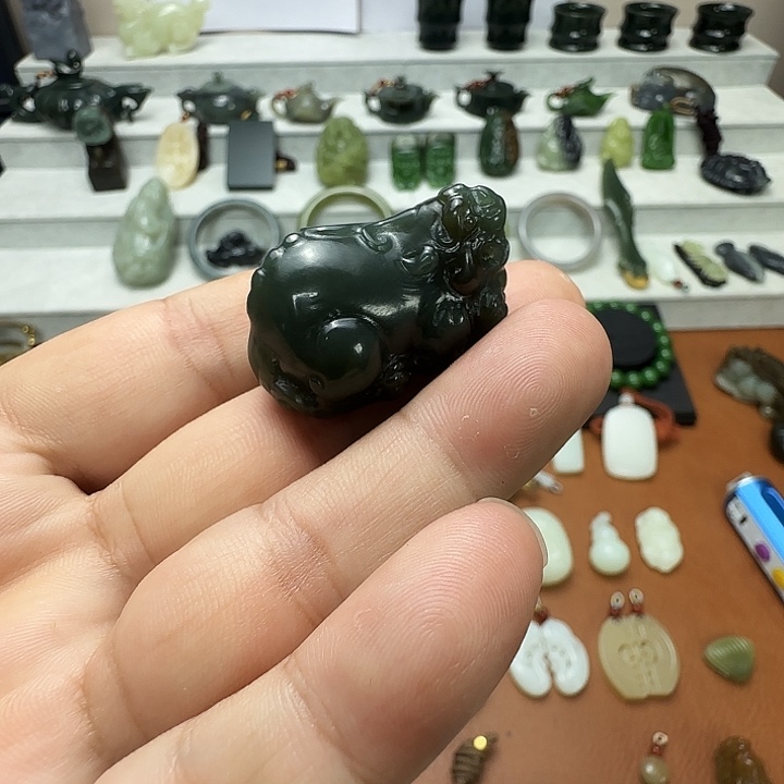 和田玉未镶嵌颈饰且未蓝25克