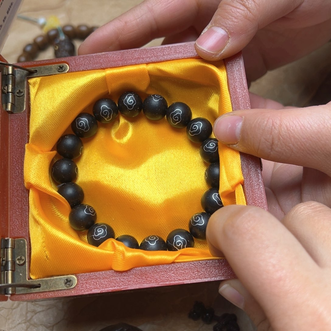 大叶紫檀（黑酸枝木类）