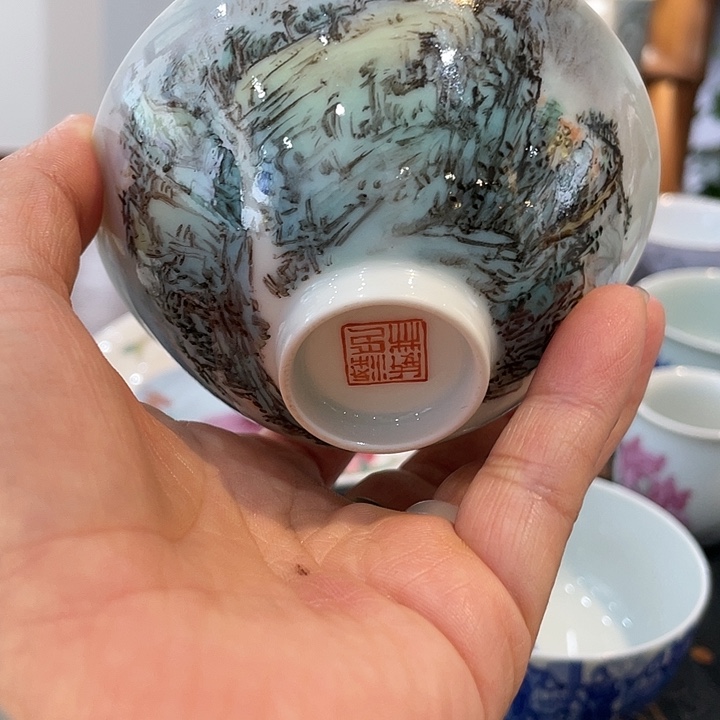 手工粉彩山水品茗杯