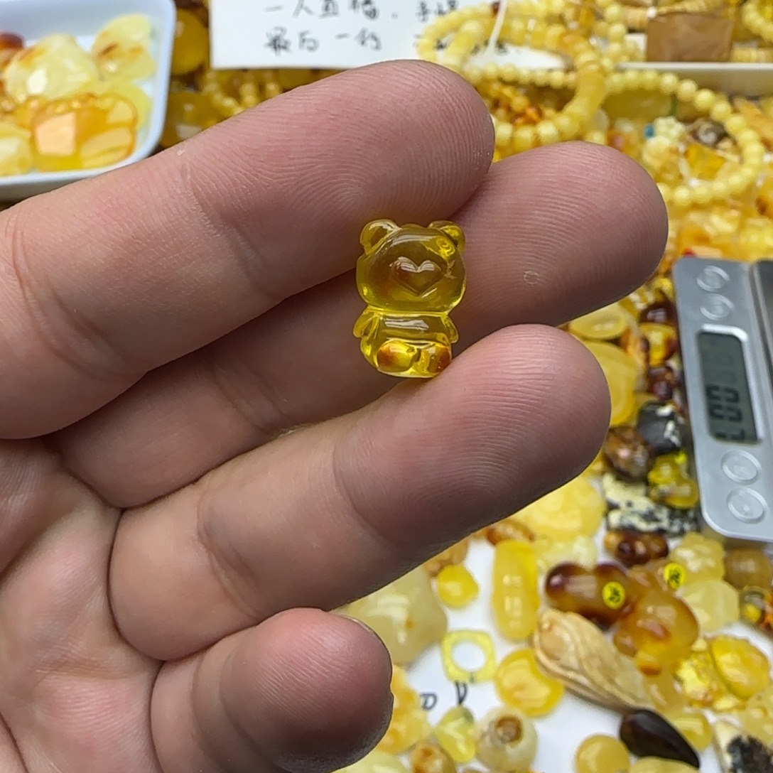 琥珀未镶嵌裸石0.9克