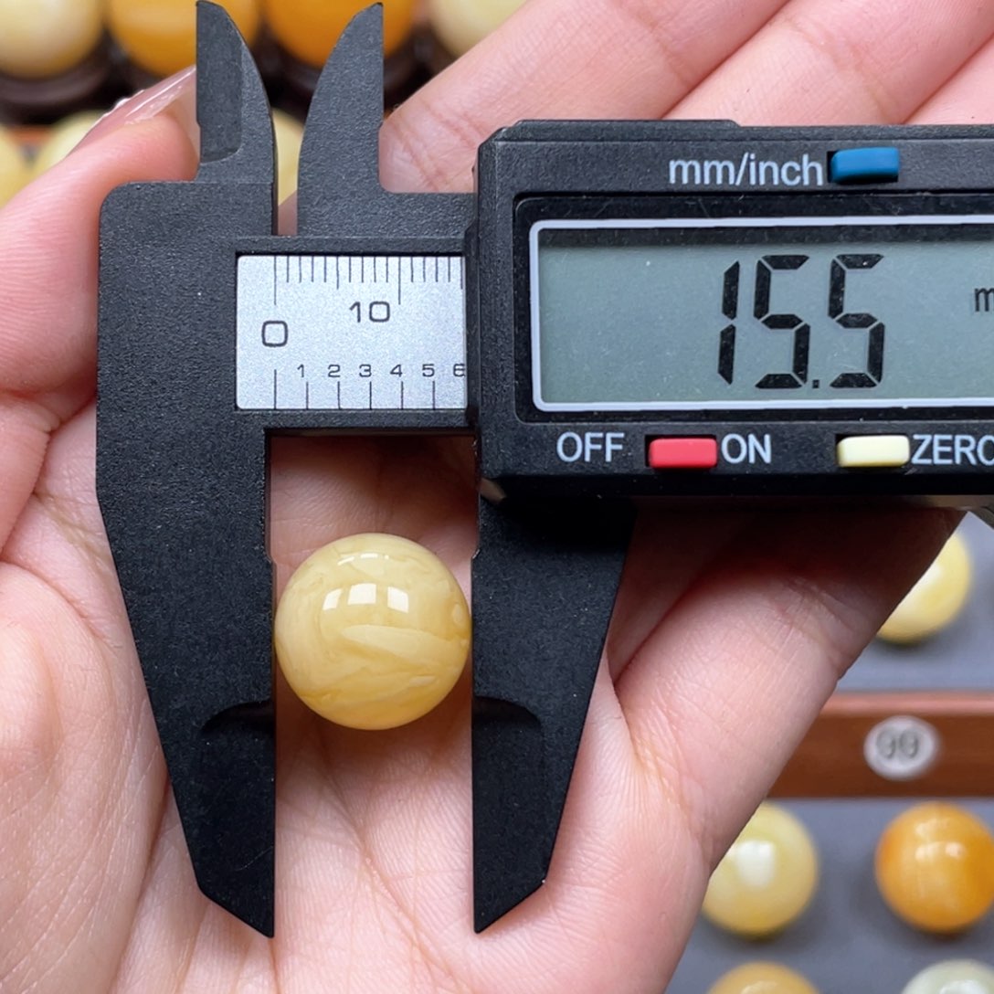 琥珀珠宝奇石未镶嵌也*。